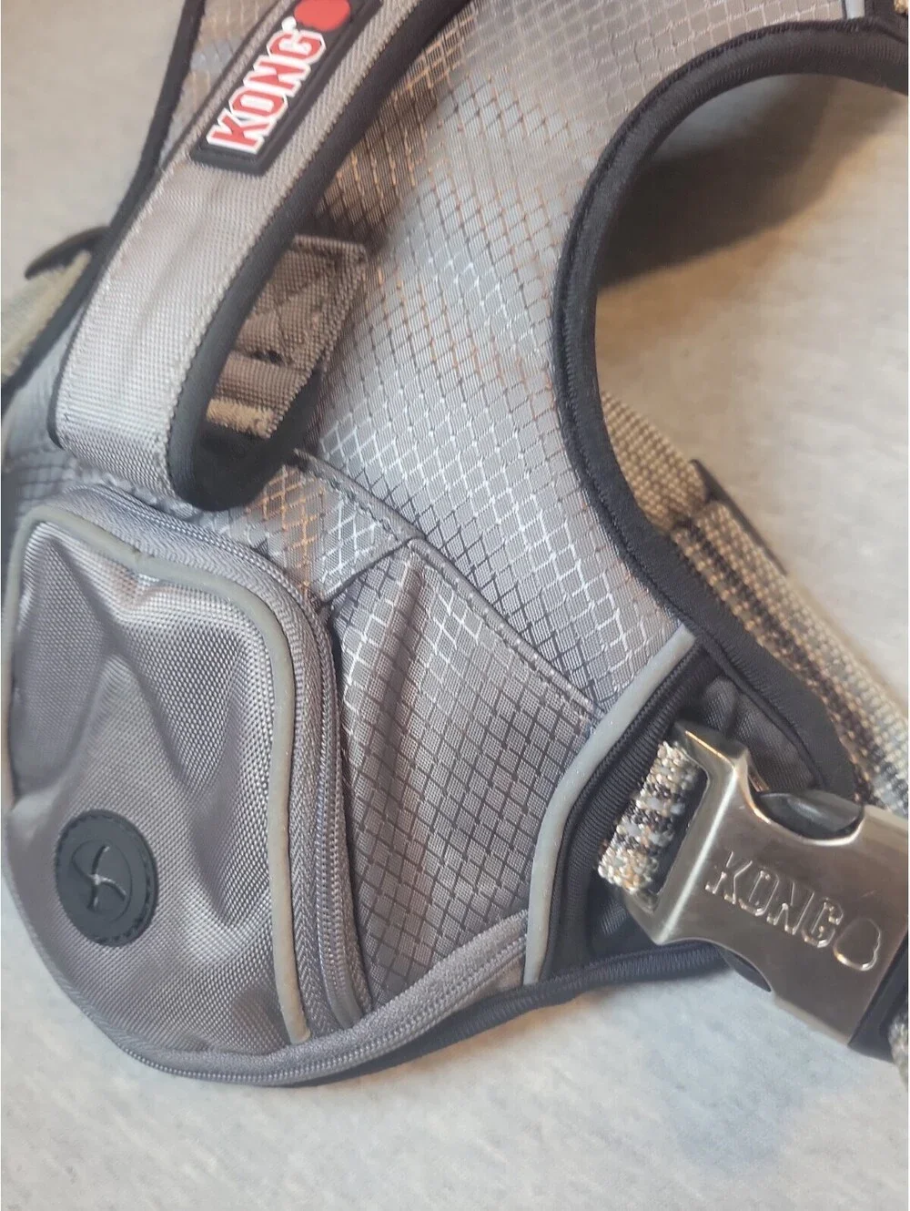 KONG Reflective Adjustable Pocket Walking Dog Harness Nylon Gray Medium